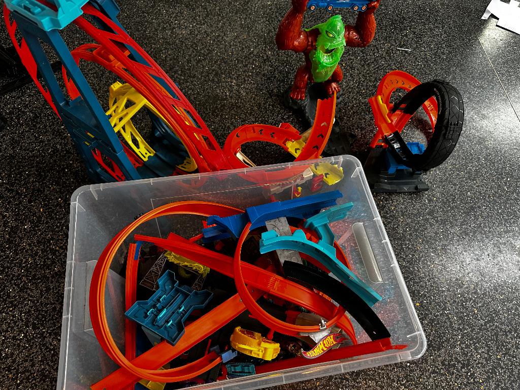 Hot wheels grote set, Kinderen en Baby's, Speelgoed | Racebanen, Ophalen, Onderdelen, Zo goed als nieuw, Hot Wheels