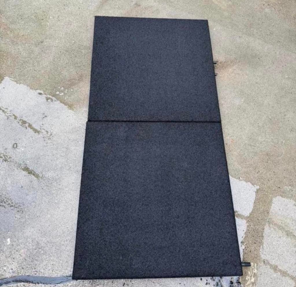 Rubberen tegels 50x50x3,5 ruim 25m2, Tuin en Terras, Tegels en Klinkers, Ophalen, Gebruikt, Rubber, 10 m² of meer