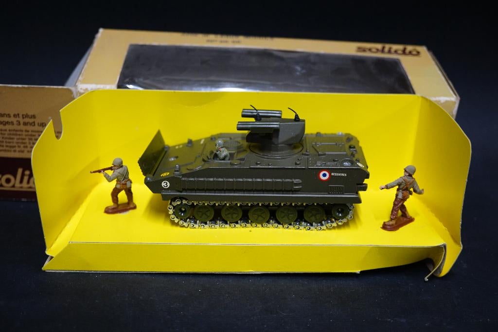 Solido AMX 10P tank met Milan AT raketten - 1/50 - TOP, Ophalen of Verzenden, Zo goed als nieuw, Overige typen, Overige merken