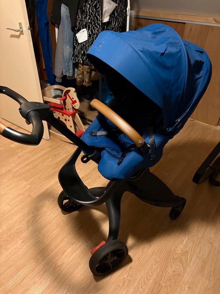 Stokke Xplory Kinderwagen - Zo goed als nieuw met accessoire, Kinderen en Baby's, Kinderwagens en Combinaties, Zo goed als nieuw