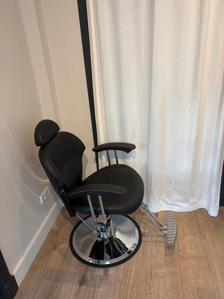 Kappersstoel/Barber chair verstelbaar- zo goed als nieuw, Huis en Inrichting, Bureaustoelen, Zo goed als nieuw, Balstoel, Zwart