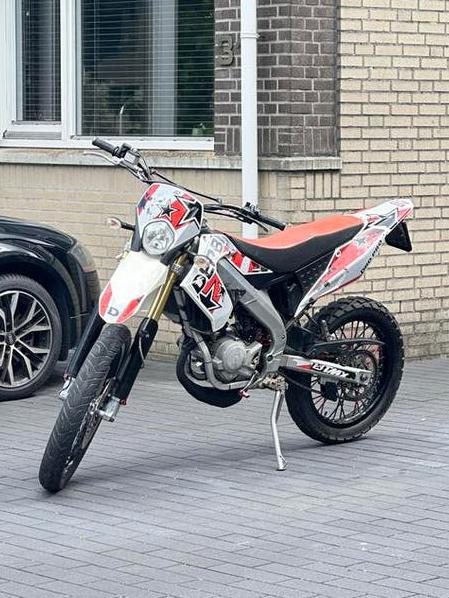 Derbi drd pro r, Ophalen, Zo goed als nieuw, Uitlaat