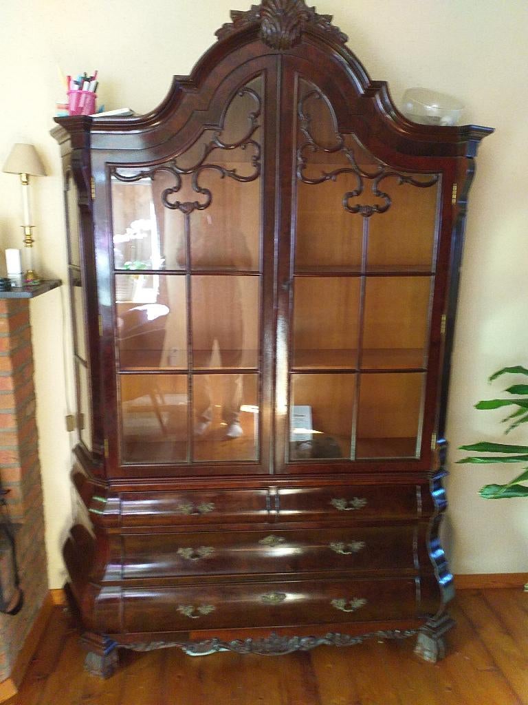 Heele mooie antieke barok notenhouten vertrienerkast, Antiek en Kunst, Antiek | Meubels | Kasten, Ophalen