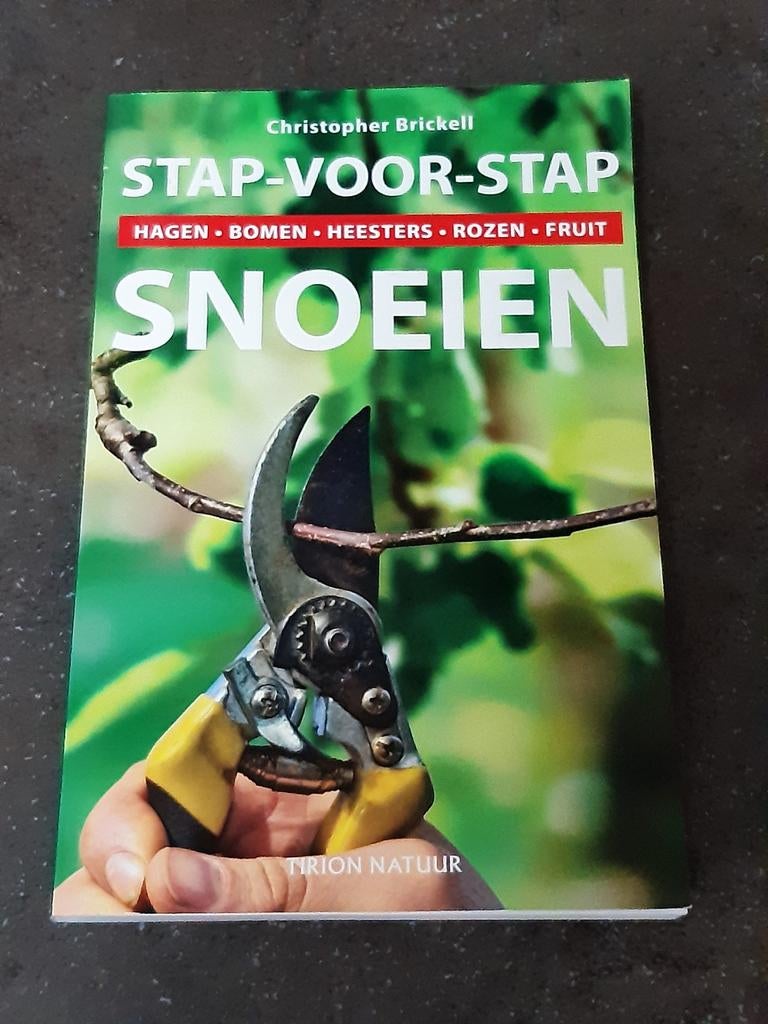 Stap voor stap snoeien C. Brickell nieuwstaat, Ophalen of Verzenden, Zo goed als nieuw