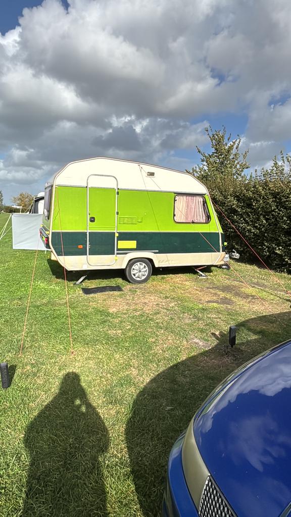 Caravan voor 2 persoon, Rondzit, Tabbert, Koelkast, Particulier
