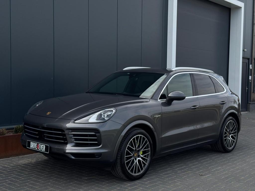 Porsche Cayenne 3.0 E-Hybrid M22 SPORTCHRONO 360 CAMERA LEDE, Automaat, Cayenne, 2995 cc, 463 pk