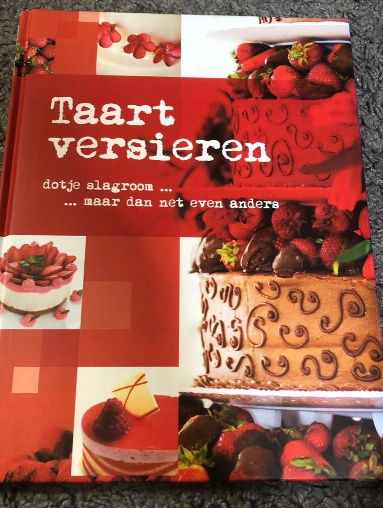 boek taart versieren, Ophalen of Verzenden, Gebruikt, Taarten, Boek of Tijdschrift