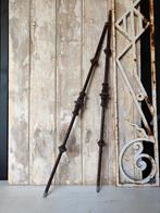 Antieke smeedijzeren trapspijlen, Ophalen of Verzenden