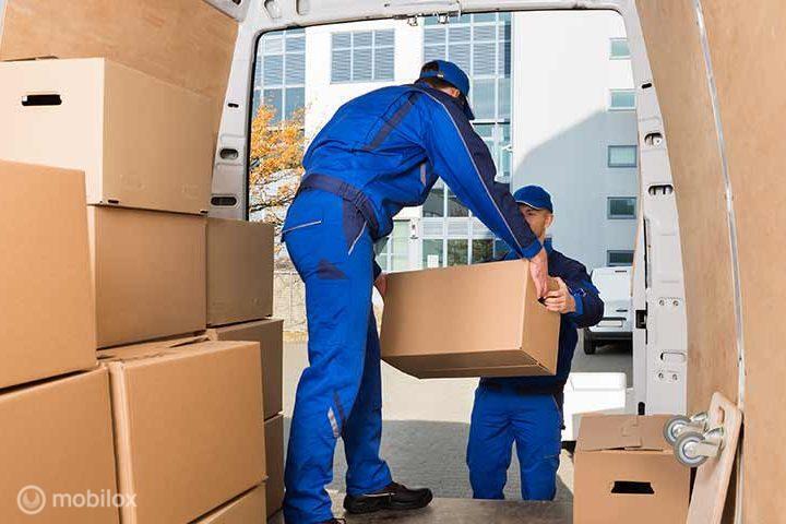 bestelwagen /verhuiswagen /busje te huur met Chauffeur, Diensten en Vakmensen, Verhuizers en Opslag