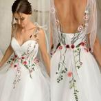 Aparte nieuwe trouwjurk  Nancy €749 34 36 38 40 42 44 46 48, Ophalen, Nieuw, Overige kleuren, Trouwjurk