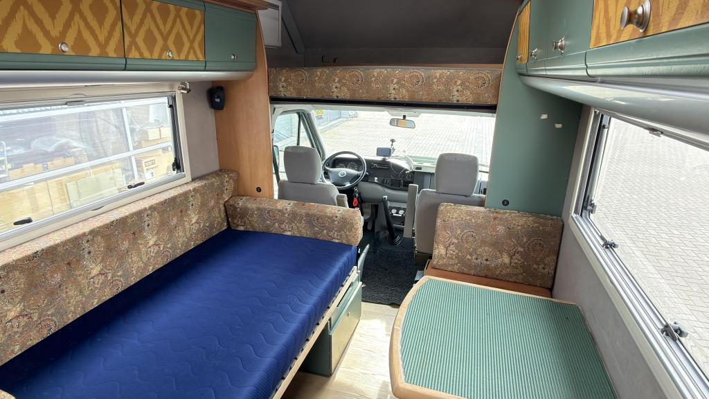 Iets anders als Normaal! Toch leuk en compleet! Karmann LT35, Caravans en Kamperen, Campers, Ringverwarming, Bedrijf, ABS, Koelkast