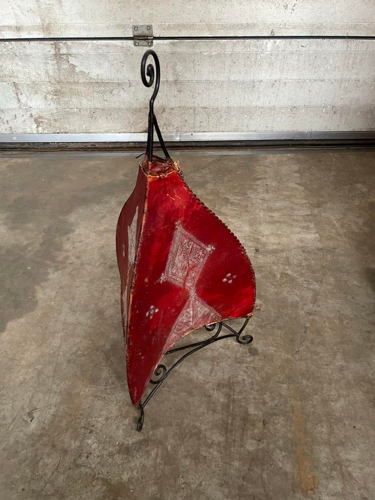 Rode Marokkaanse lamp met ijzeren standaard, Ophalen, Gebruikt