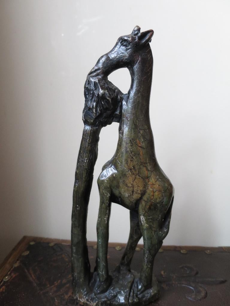 MOOI HANDGEMAAKT BEELD VAN EEN GIRAFFE UIT NATUURSTEEN, Antiek en Kunst, Kunst | Beelden en Houtsnijwerken, Ophalen of Verzenden