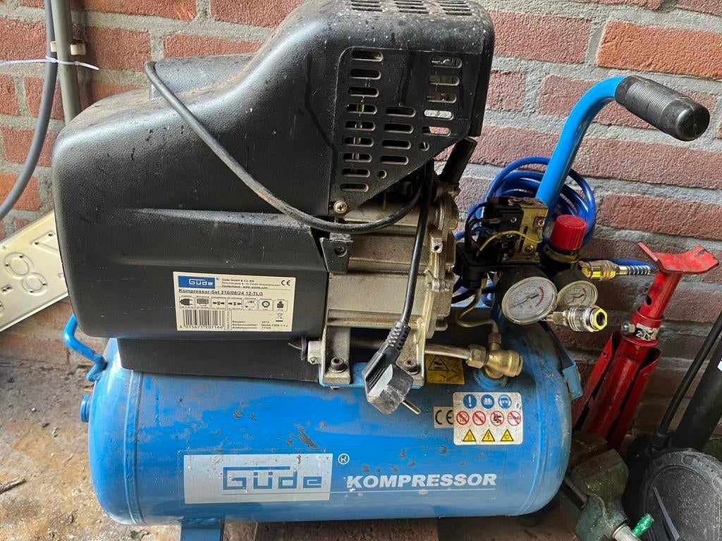 Gude Compressor 24L - Knopje defect, werkt verder prima, Doe-het-zelf en Verbouw, Compressors, Gebruikt, 6 tot 10 bar, Ophalen of Verzenden