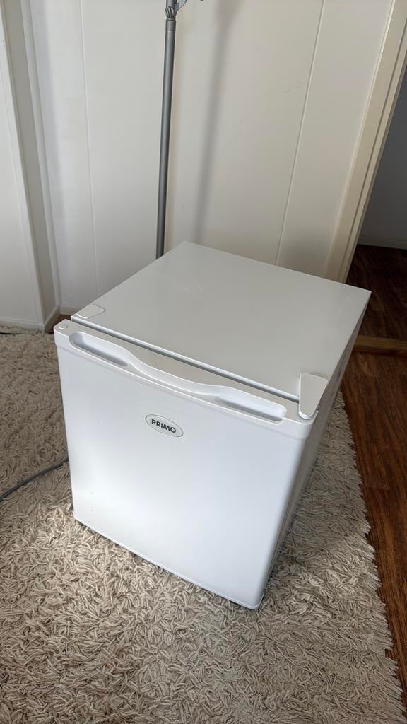 Primo mini vrieskast 33 L, Witgoed en Apparatuur, Vriezers en Diepvrieskisten, Ophalen, Zo goed als nieuw, Minder dan 60 cm, Minder dan 85 cm
