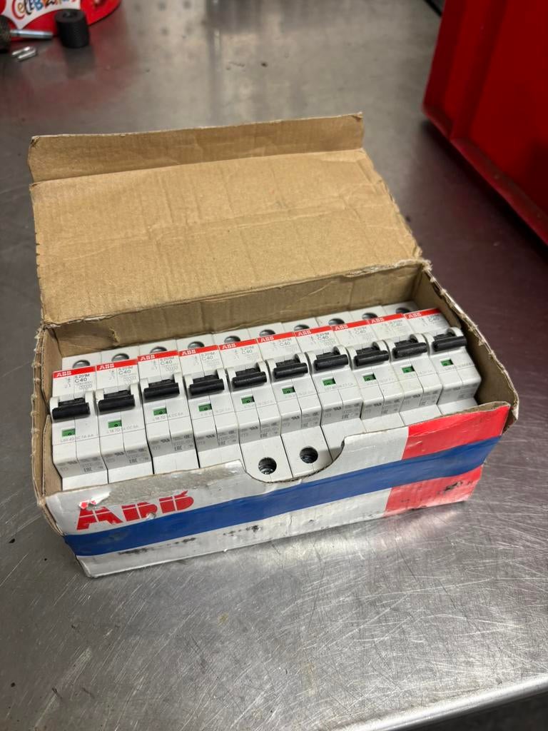 10x ABB inschakelautomaten S201M-C40, Ophalen of Verzenden, Zo goed als nieuw, Overige typen
