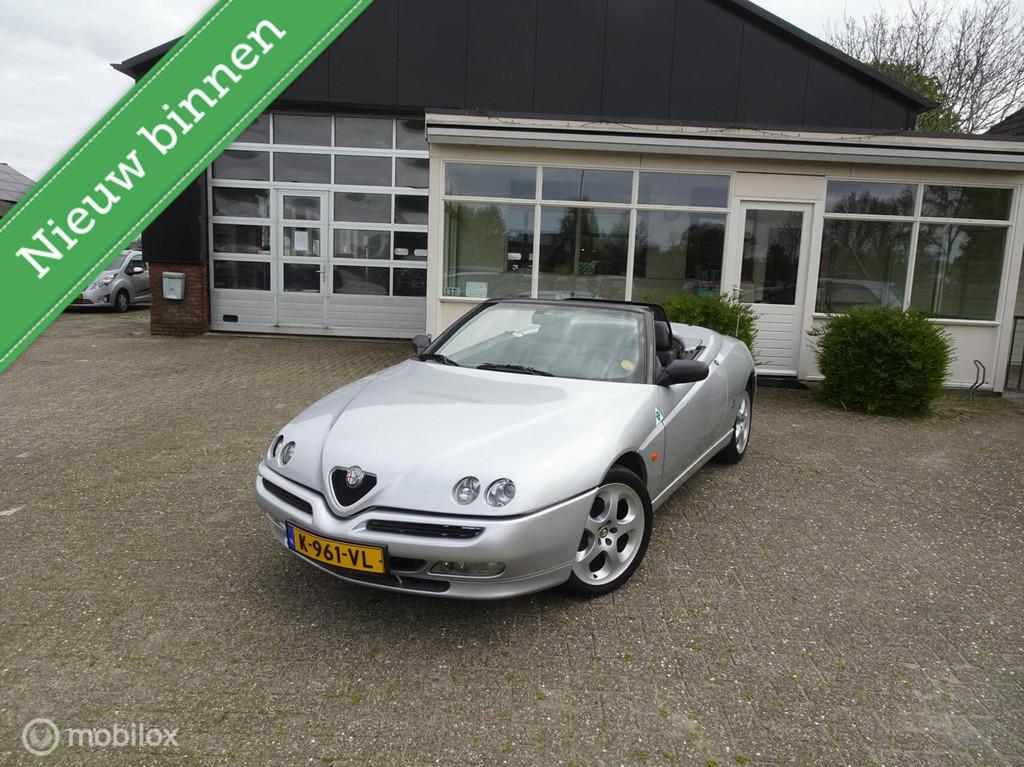 Alfa Romeo Spider 2.0-16V T.Spark L, Auto's, Alfa Romeo, Voorwielaandrijving, 1345 kg, Gebruikt, Zwart