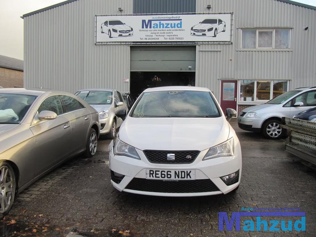SEAT IBIZA 4 FR dashboard delen luchtrooster navigatie radio, Auto-onderdelen, Gebruikt, Autovia A-2, Km 585 585
08760  Martorell, ES