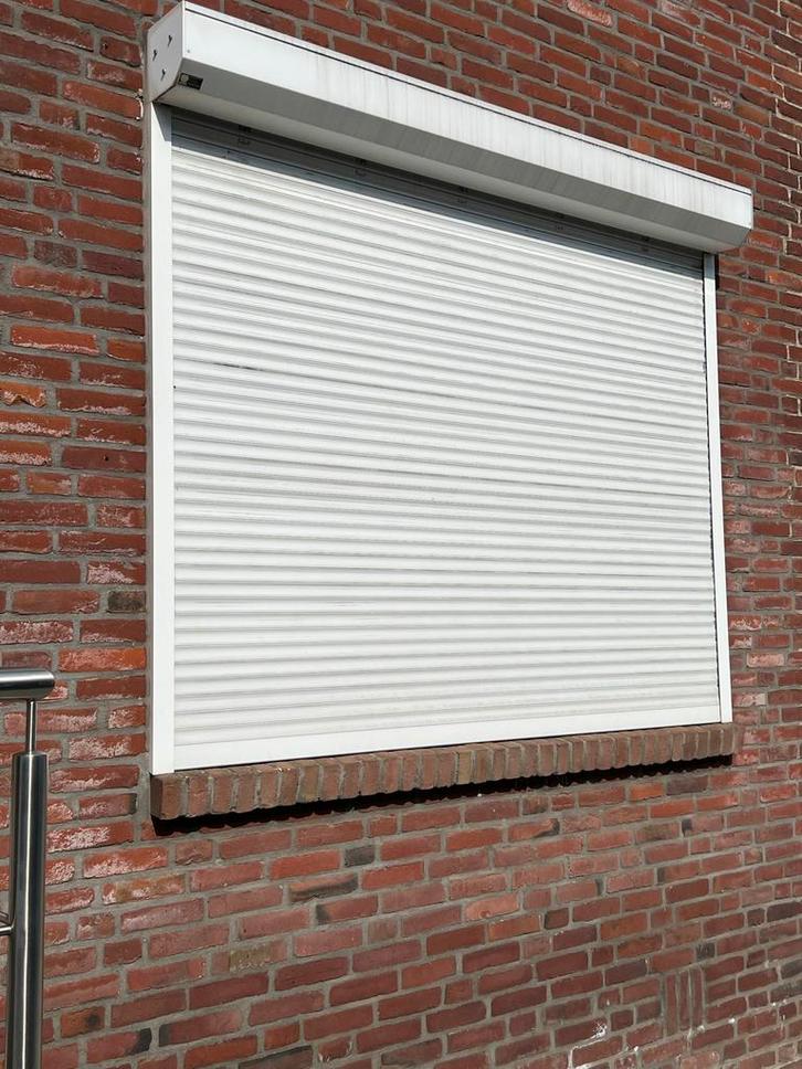 Wit rolluik voor raam, Doe-het-zelf en Verbouw, Rolluiken, Gebruikt, 150 tot 200 cm, 150 tot 200 cm, Wit, Ophalen