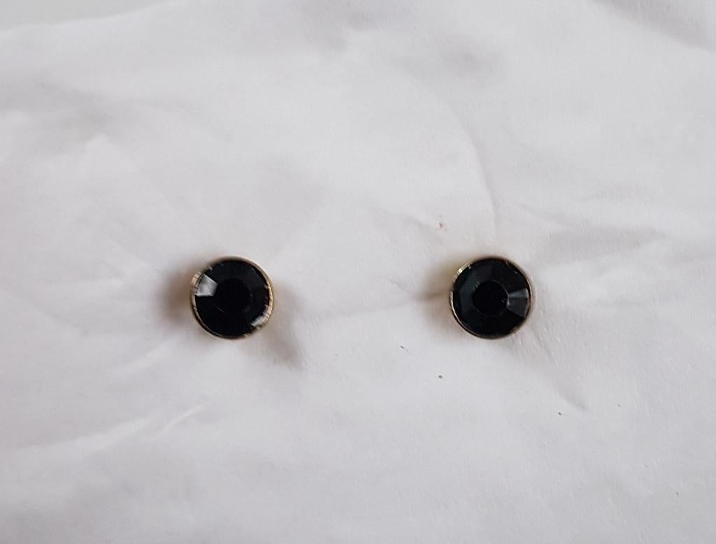 Oorknopjes Amethist heel donker paars. Facetgeslepen, Overige materialen, Paars, Ophalen of Verzenden, Zo goed als nieuw