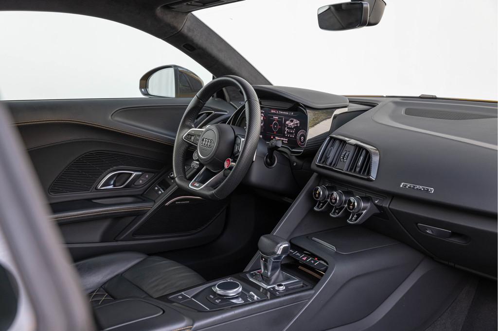 Audi R8 5.2 Performance 620pk Quattro Carbon Quiksilver Voss, Auto's, Automaat, Gebruikt, Euro 6, Leder