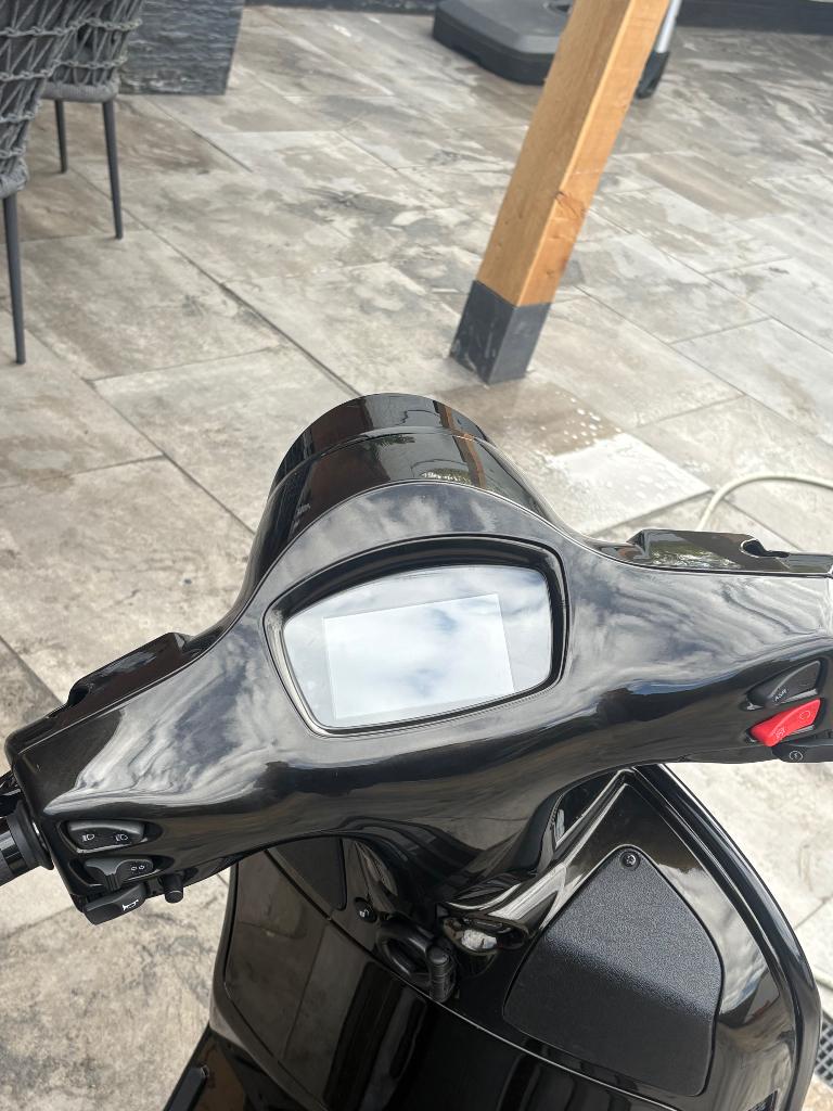 Vespa 300 gts custom, Motoren, Particulier, Scooter