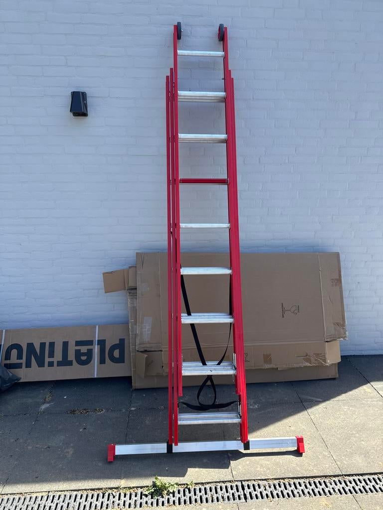 Uitschuifbare ladder - Rood - 4 meter of meer, Ophalen, Gebruikt, Ladder, Opvouwbaar of Inschuifbaar