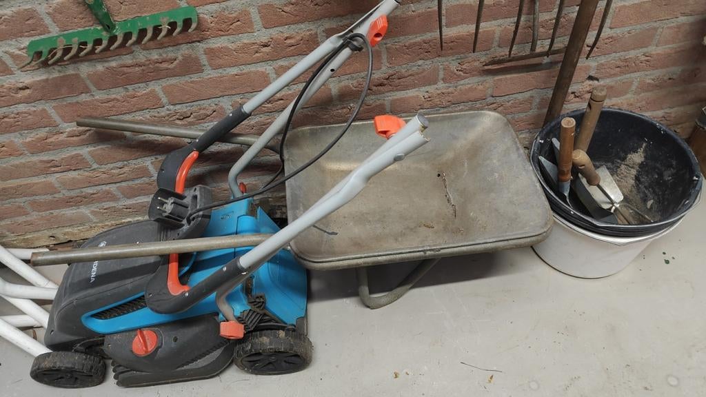 Klein ijzeren kruiwagentje voor tuin decoratie, Ophalen