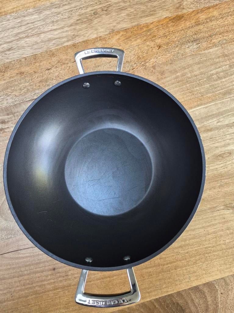 Le Creuset Les Forgées Wokpan Wok 32cm, Huis en Inrichting, Keuken | Potten en Pannen, Gebruikt, Aluminium, Ophalen of Verzenden