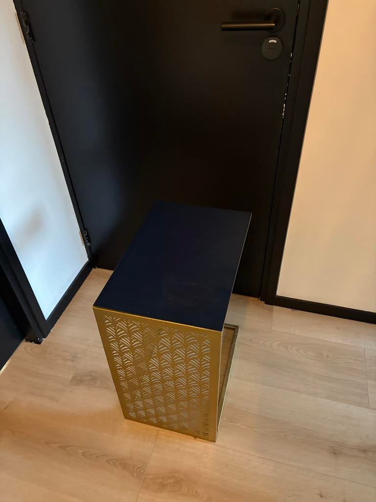 Sissy Boy Bijzettafel Zwart/Goud met Patroon, Minder dan 55 cm, Metaal of Aluminium, Zo goed als nieuw, Rechthoekig