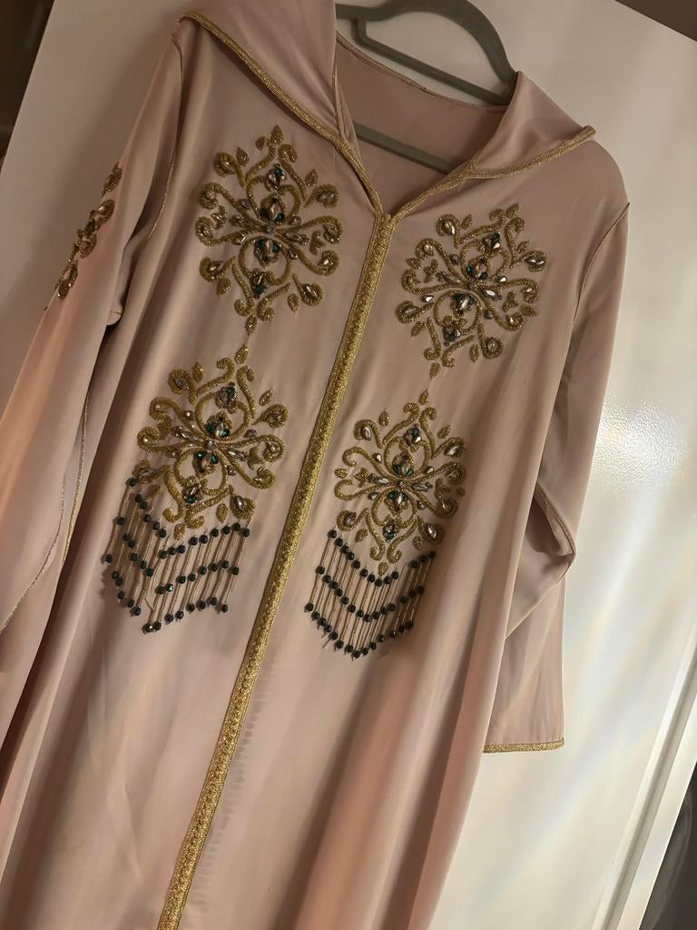 Elegante Jelaba met borduursels en kralen, maat M/L, Kleding | Dames, Overige Dameskleding, Ophalen of Verzenden, Zo goed als nieuw