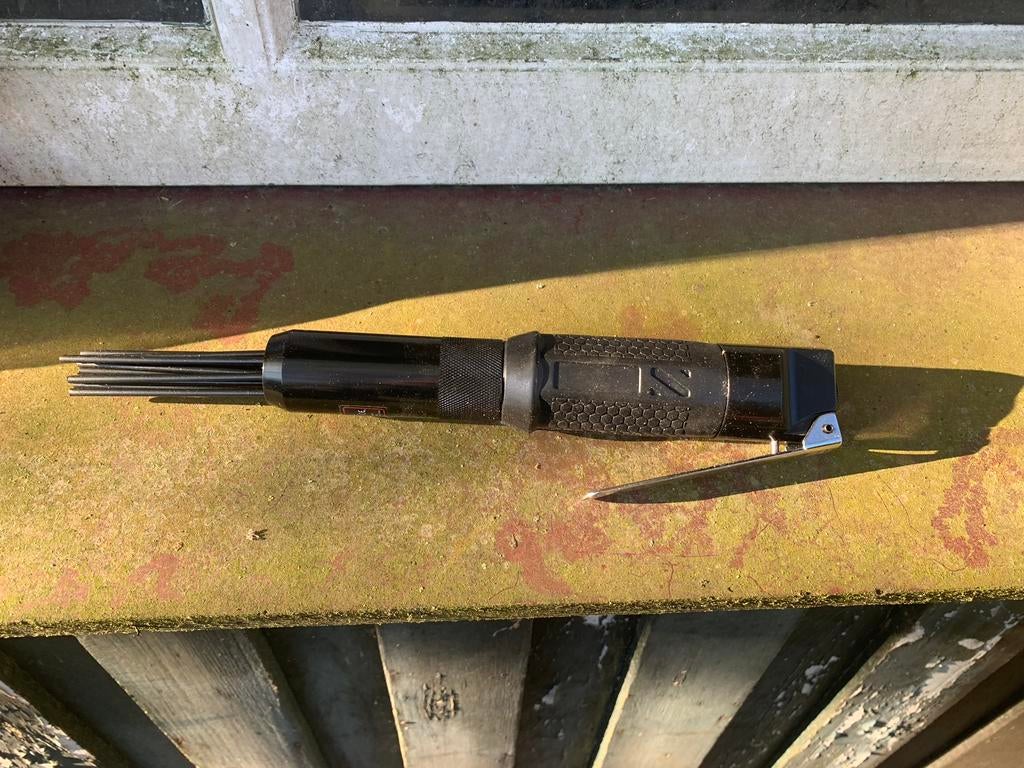 Naaldbikhamer op lucht, Ophalen of Verzenden, Zo goed als nieuw