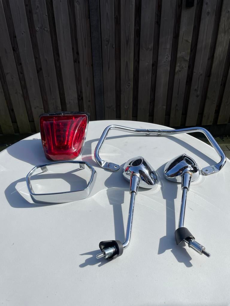 Vespa accessoires: achterlicht, spiegels, beugel, Fietsen en Brommers, Brommeronderdelen | Snorfietsen, Ophalen, Gebruikt, Overige typen