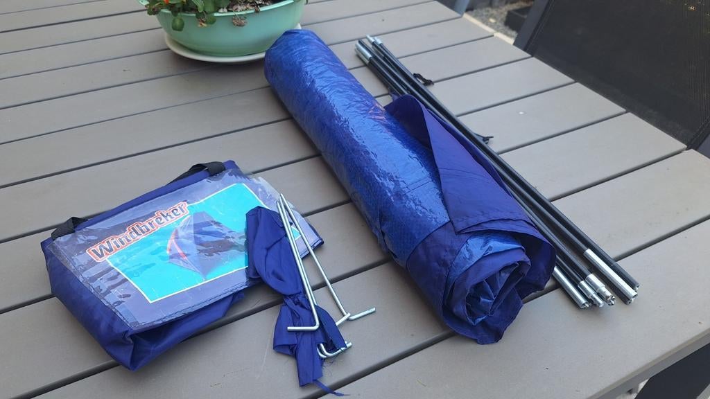 Windscherm - Blauw, Compleet met Stokken en Harin, Ophalen, Zo goed als nieuw