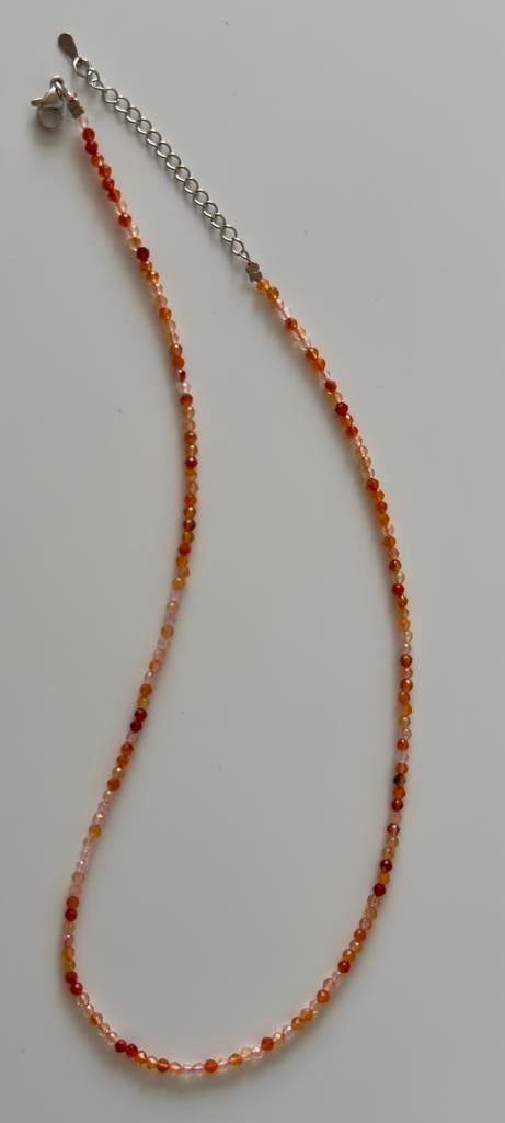 Carneool Ketting – Oranje Minimalistische Kralen 45 cm, Nieuw, Oranje, Ophalen of Verzenden, Steen of Mineraal