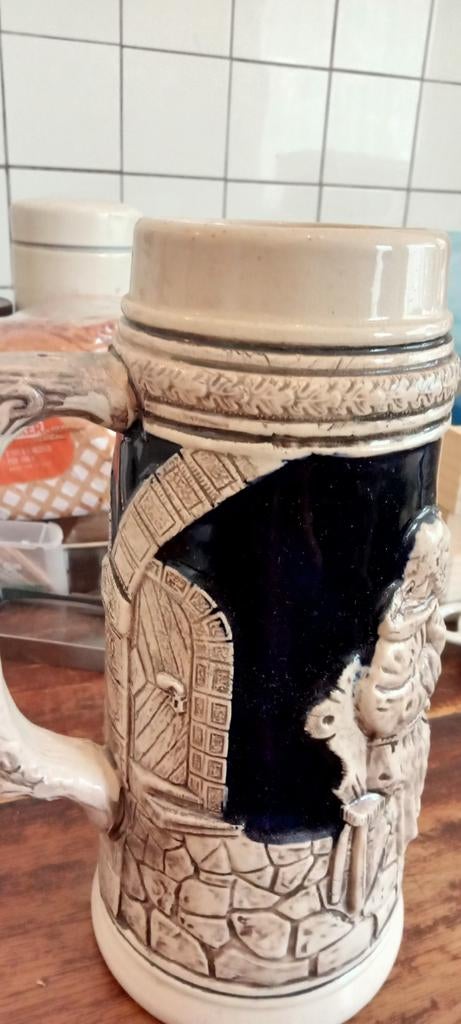 Vintage Bierpul met Reliëf en Duitse Tekst, Verzamelen, Ophalen of Verzenden, Zo goed als nieuw, Pul(len), Overige merken