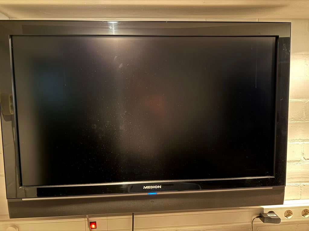 Medion TV met afstandsbediening, Gebruikt, 50 Hz, 80 tot 100 cm, Ophalen