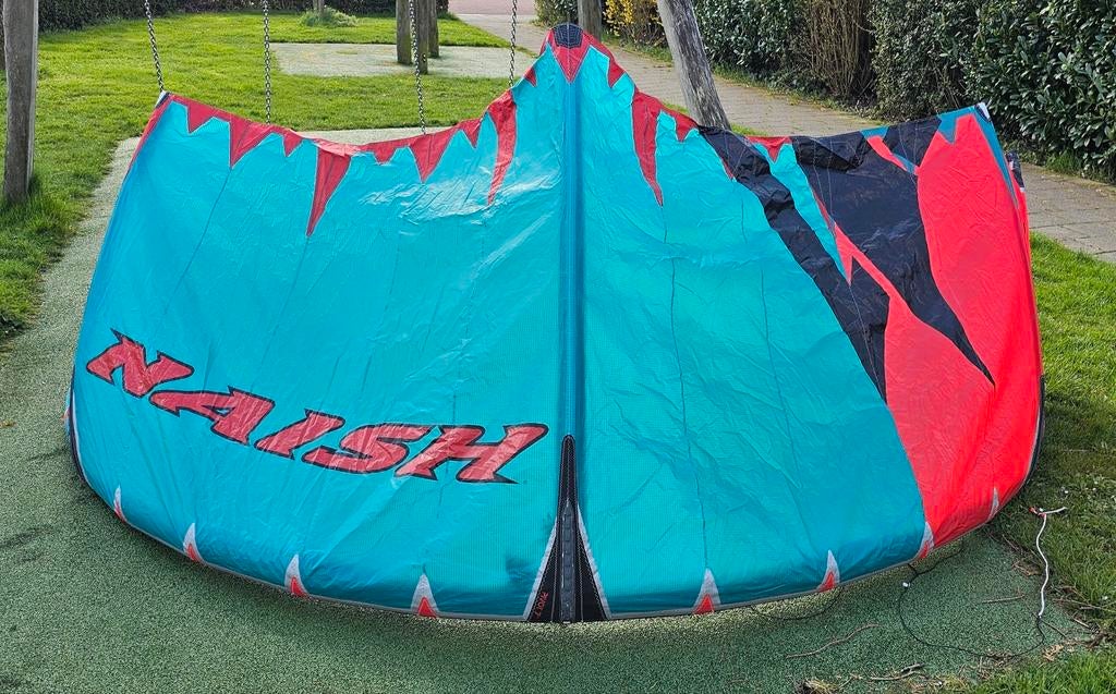 Naish Pivot 7m (2019), Watersport en Boten, Kitesurfen, Gebruikt, Kite, 7 m², Geen board, Ophalen of Verzenden
