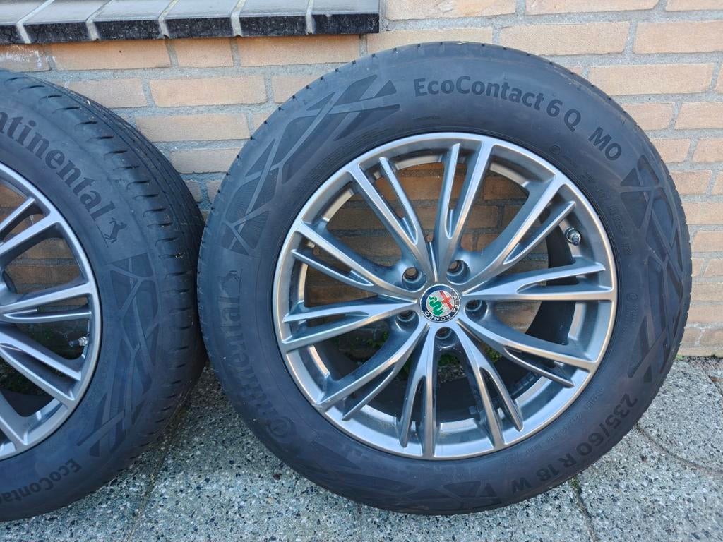 Originele Alfa Romeo Stelvio velgen zomerbanden 235/60-R18, Ophalen of Verzenden, Gebruikt