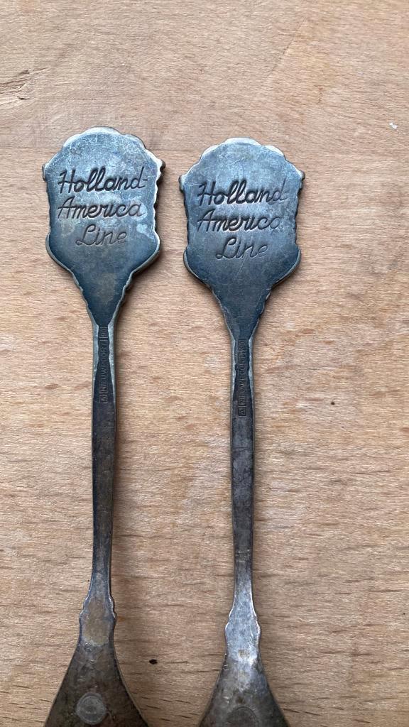2 Holland America Line Merry Christmas lepels, Antiek en Kunst, Curiosa en Brocante, Verzenden