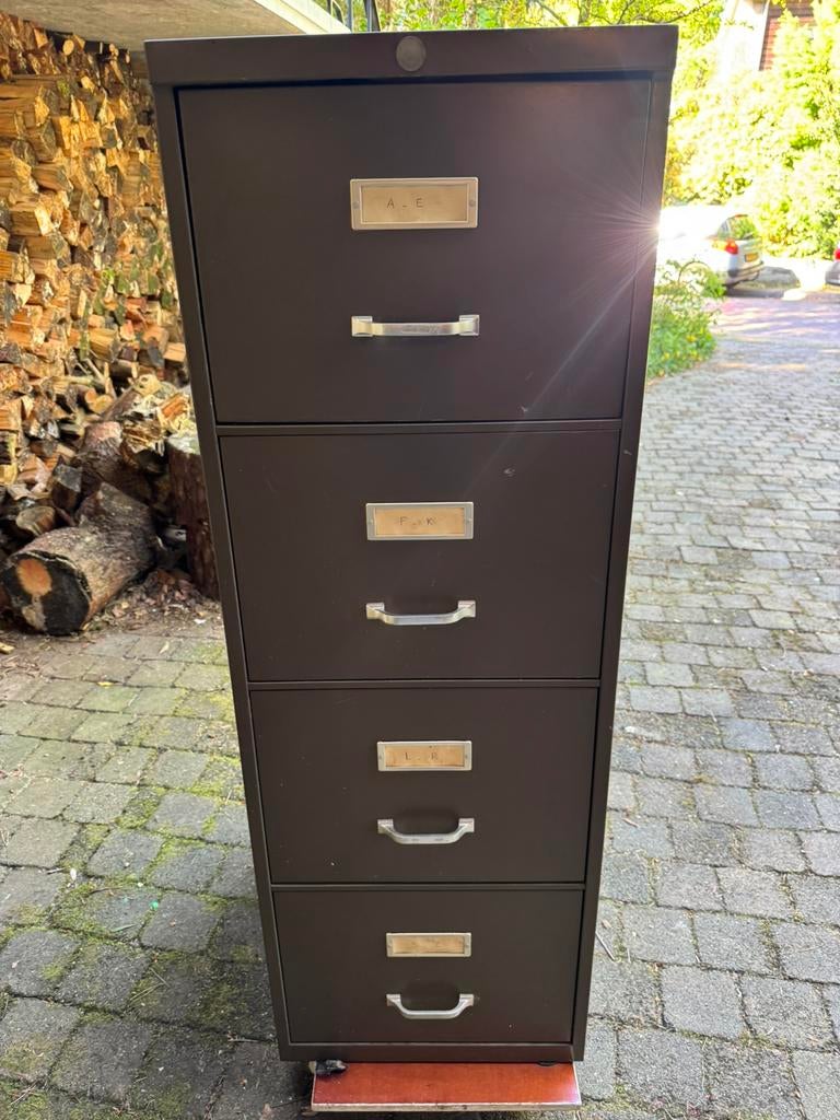 Oude degelijke ijzeren archiefkast., Ophalen, Minder dan 50 cm, Gebruikt, 100 tot 150 cm