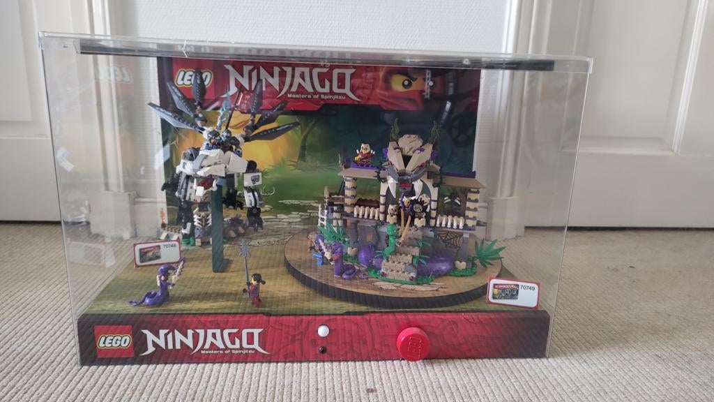 Lego Ninjago winkel display 70748/70749, Kinderen en Baby's, Speelgoed | Duplo en Lego, Gebruikt, Lego, Complete set, Compleet