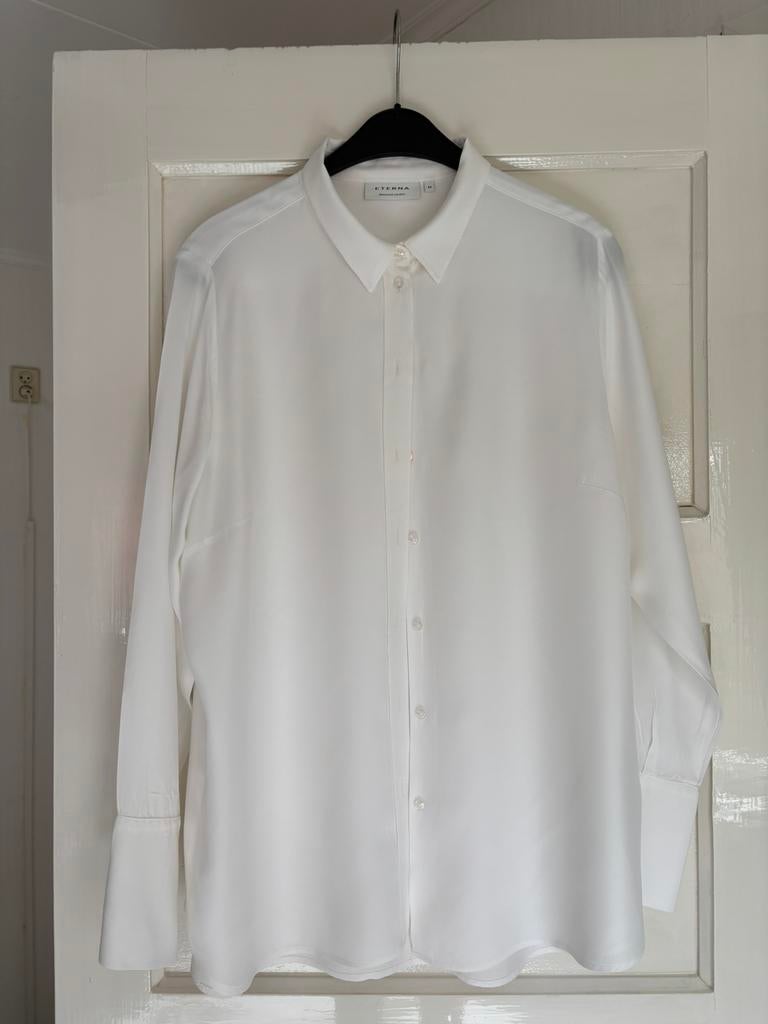 Witte licht glanzende blouse 44 mooie lange mouw met omslag, Ophalen of Verzenden, Nieuw, Maat 42/44 (L), Wit