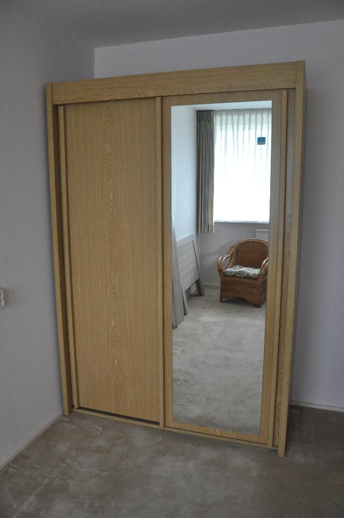 Licht houten kledingkast met grote passpiegel, Ophalen, Met deur(en), Gebruikt, 100 tot 150 cm