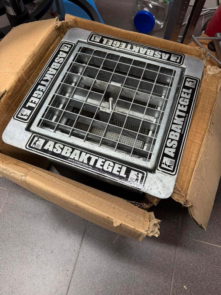 Asbak tegel, Tuin en Terras, Tegels en Klinkers, Zo goed als nieuw, Terrastegels, Beton, Ophalen of Verzenden