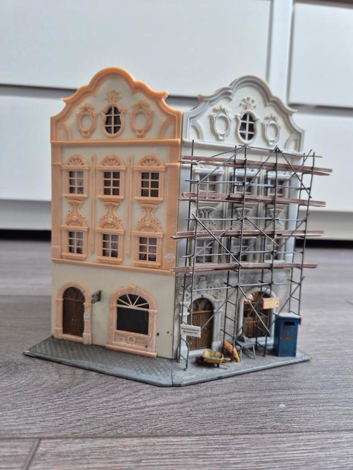 Faller H0 hoekhuis met steiger (130452), Hobby en Vrije tijd, Modeltreinen | H0, Zo goed als nieuw, Brug, Tunnel of Gebouw, Gelijkstroom of Wisselstroom