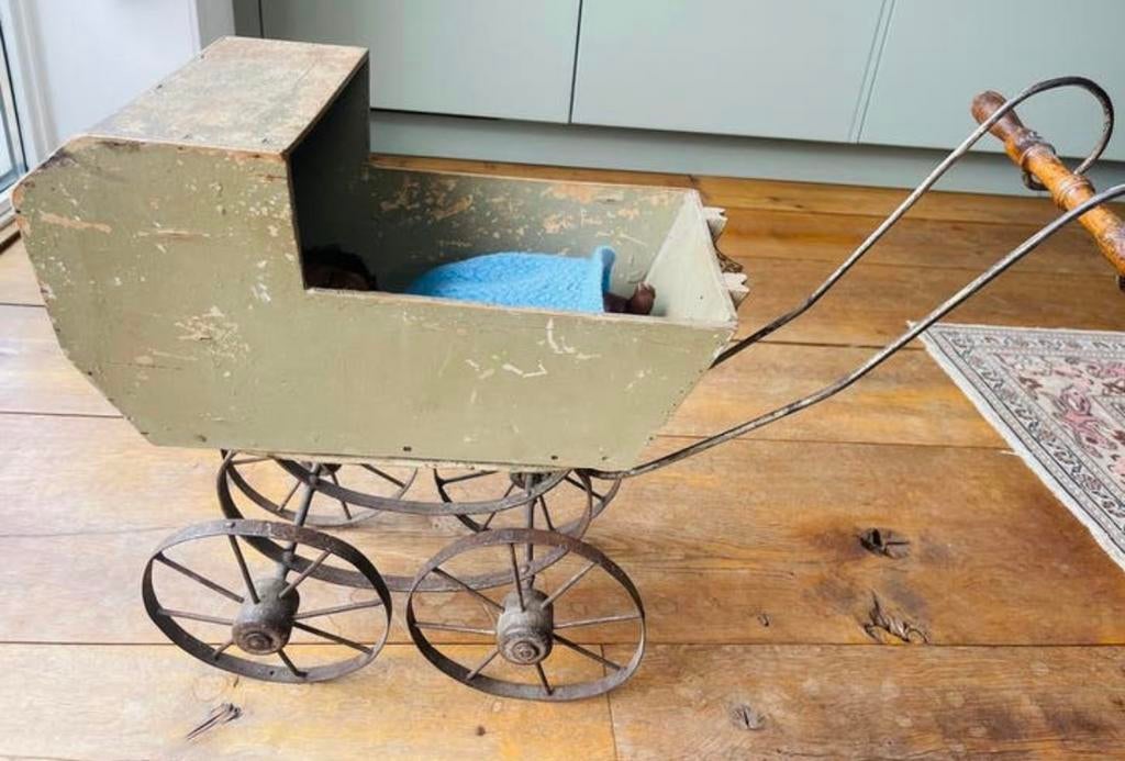 Zeer oude poppenwagen, Ophalen of Verzenden, Gebruikt, Poppenhuis