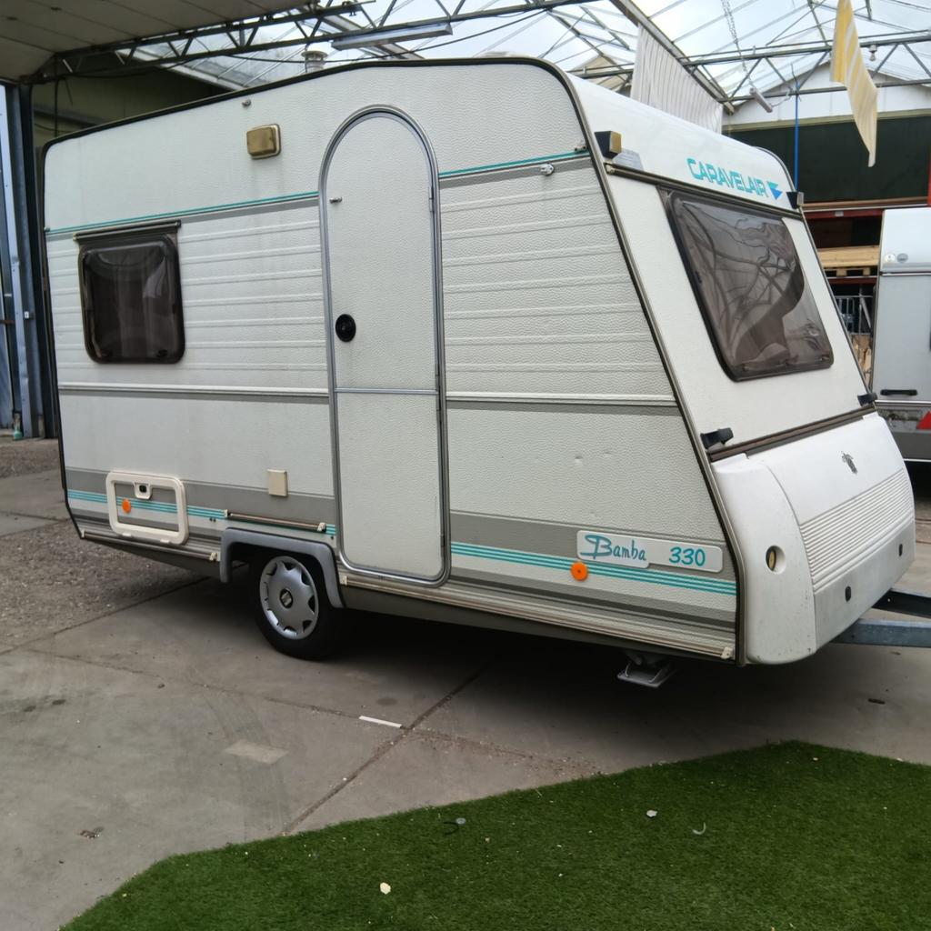 Mooie nette Caravelair Bamba  330 met luifel, Standaardzit, Dwarsbed, Tot en met 3, Particulier