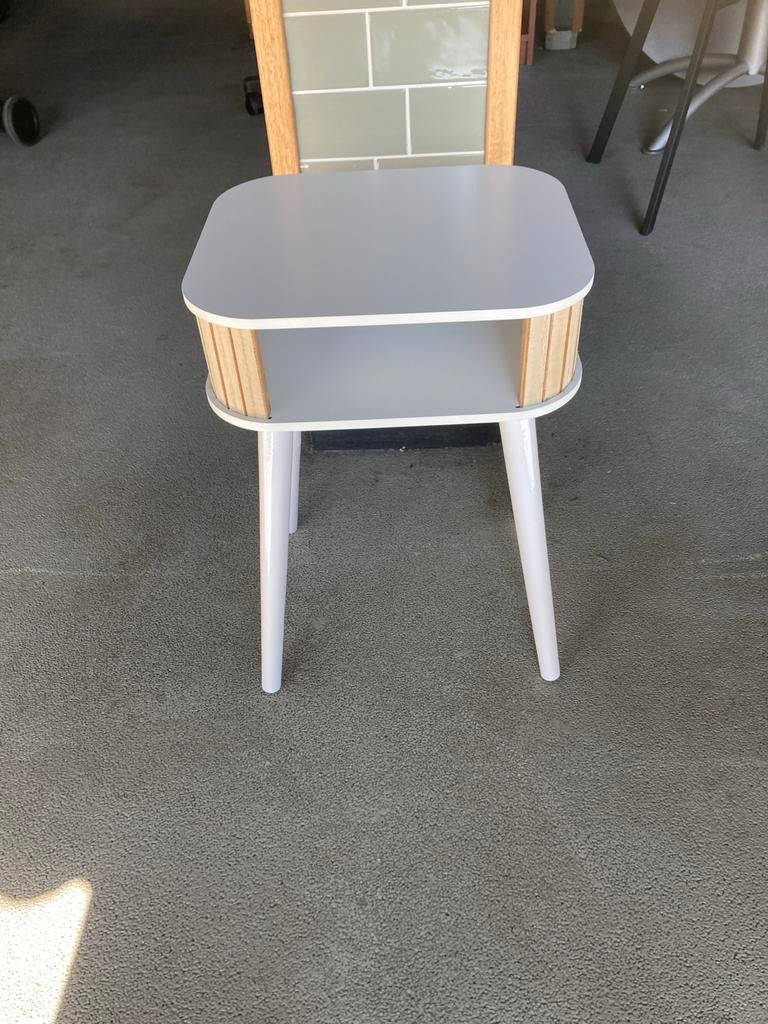 Stijlvol bijzettafeltje/nachtkastje met opbergruimte, Ophalen, Minder dan 45 cm, Minder dan 55 cm, .