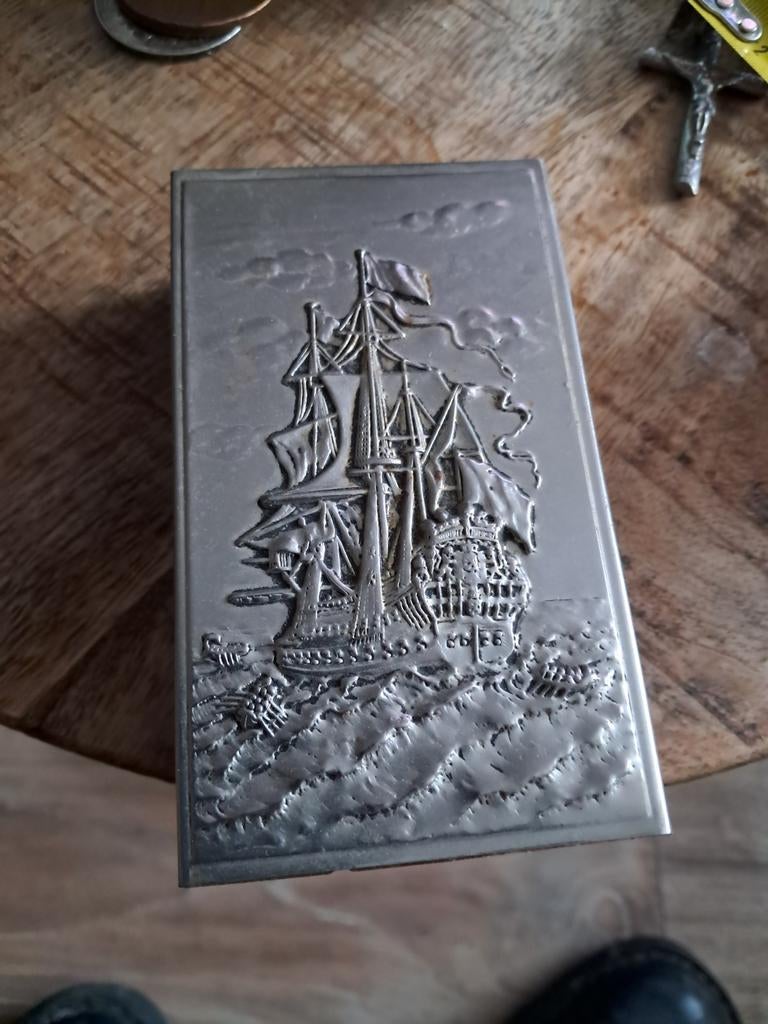 Mooie lucifer en sigaren doos, Ophalen of Verzenden, Tabaksdoos of Verpakking